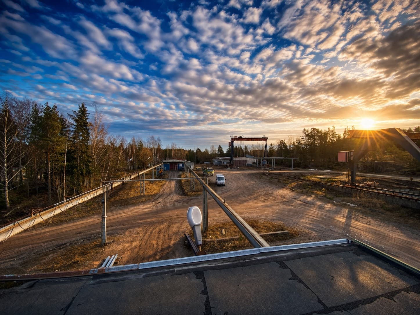 Märkämaalausta Fingerroosin tuotantotiloissa